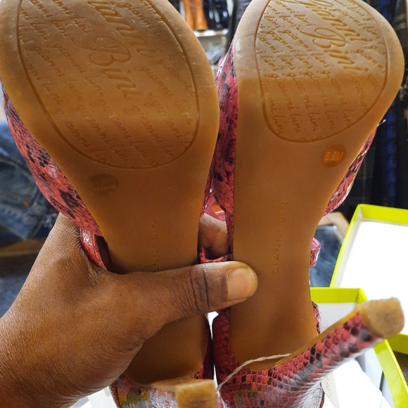 Shoes - Picture 4 of 4